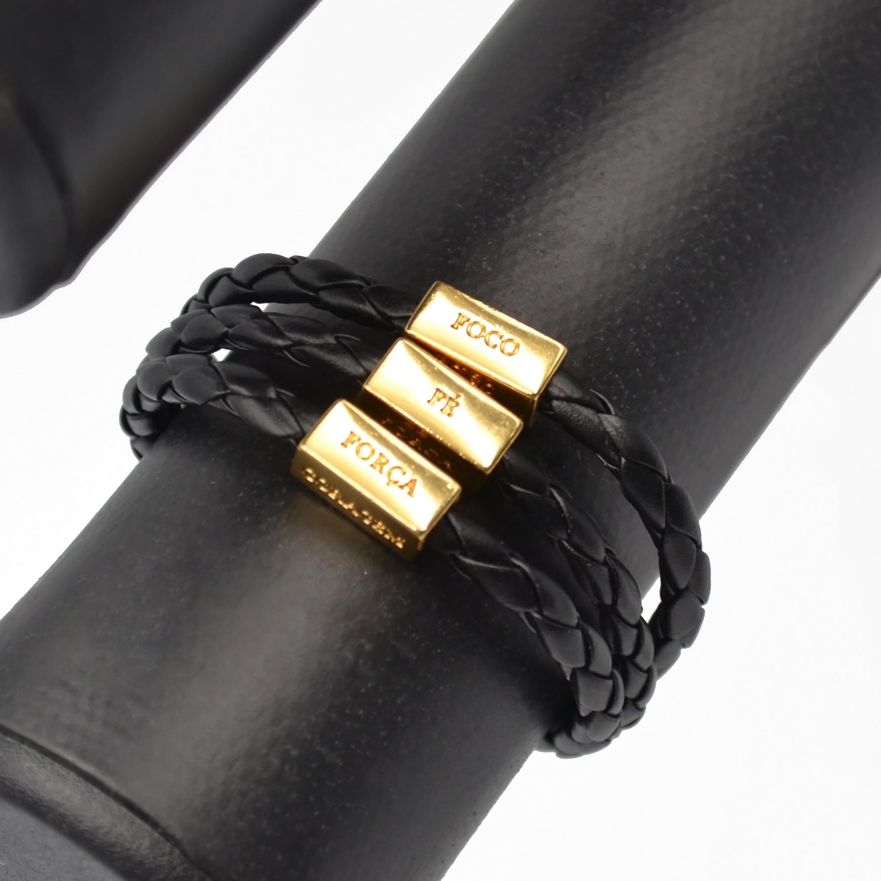 Men's Bracelet Black Leather Silver Adjustable with words of Focus, Strength, Faith, & Courage in Portuguese
